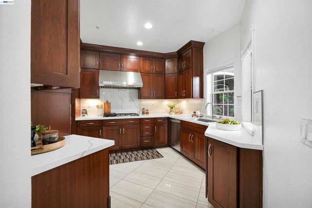 34776 Rumford Ter, Union City, CA 94587
