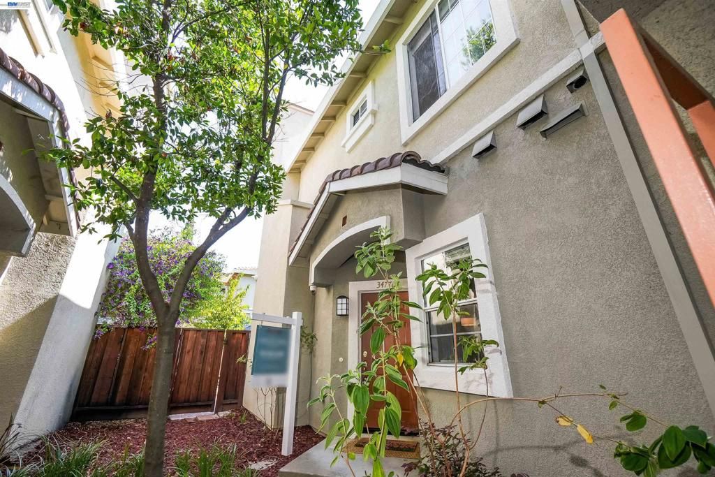 Image 5 of property listing at 34776 Rumford Ter, Union City, CA 94587
