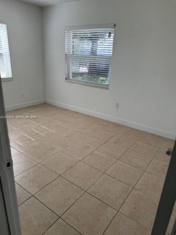 6013 SW 34th St, Miramar, FL 33023