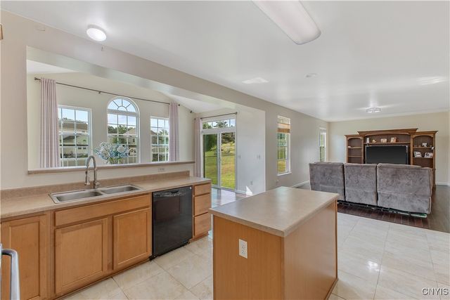 5847 Quarter Moon Drive, Onondaga, NY 13078