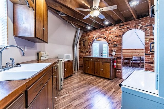 10116 Billabong Drive, Clinton, MO 64735