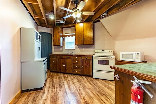 10116 Billabong Drive, Clinton, MO 64735