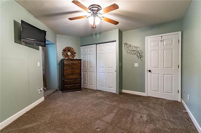 10116 Billabong Drive, Clinton, MO 64735