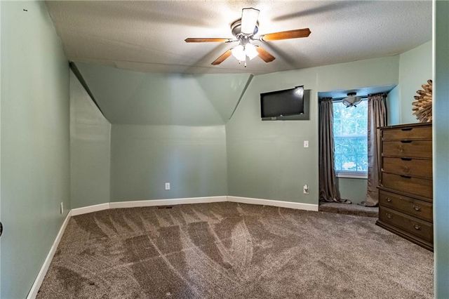 10116 Billabong Drive, Clinton, MO 64735