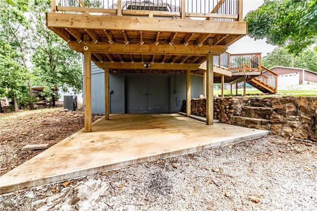 10116 Billabong Drive, Clinton, MO 64735