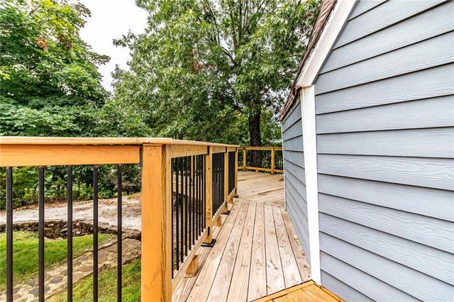 10116 Billabong Drive, Clinton, MO 64735