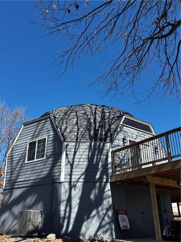 10116 Billabong Drive, Clinton, MO 64735