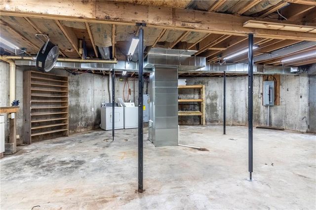 10116 Billabong Drive, Clinton, MO 64735