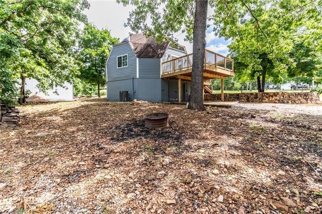 10116 Billabong Drive, Clinton, MO 64735