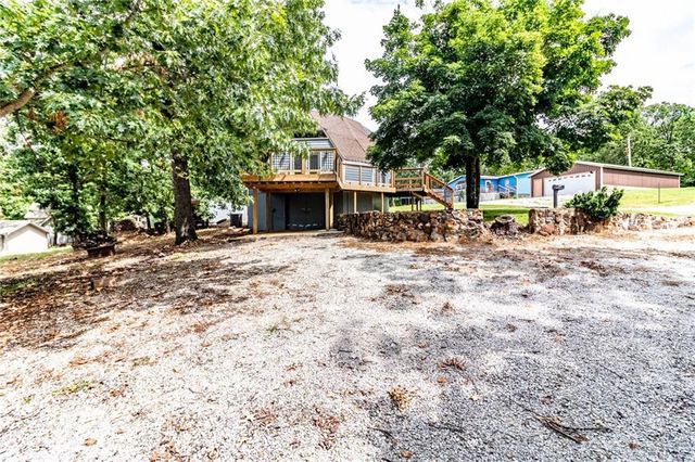 10116 Billabong Drive, Clinton, MO 64735