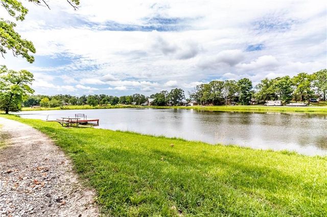 10116 Billabong Drive, Clinton, MO 64735