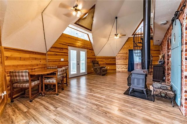 10116 Billabong Drive, Clinton, MO 64735