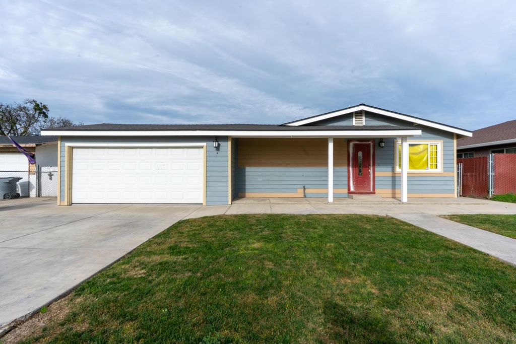 Image 1 of property listing at 1821 W 8th Street, Merced, CA 95341