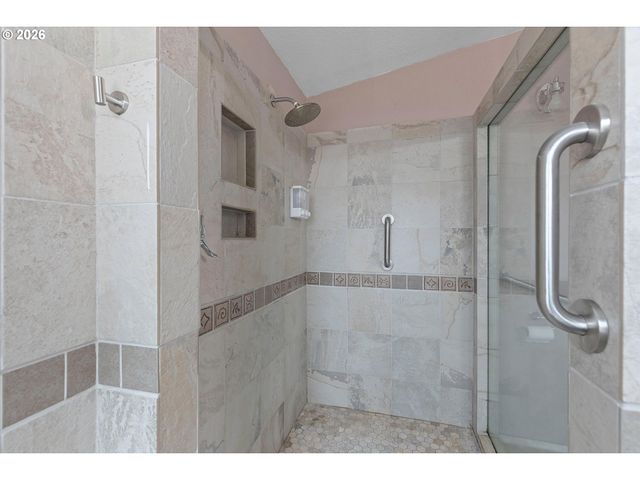 2055 Sw BARD Rd, Lincoln City, OR 97367