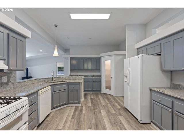 2055 Sw BARD Rd, Lincoln City, OR 97367