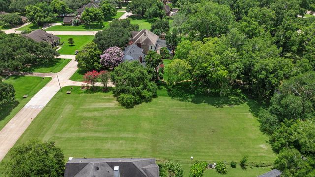 5235 Westerdale Drive, Fulshear, TX 77441