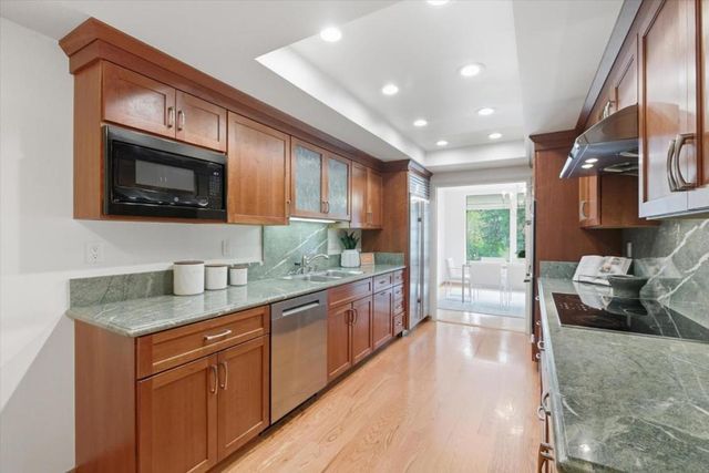 300 Sand Hill Circle 301, Menlo Park, CA 94025