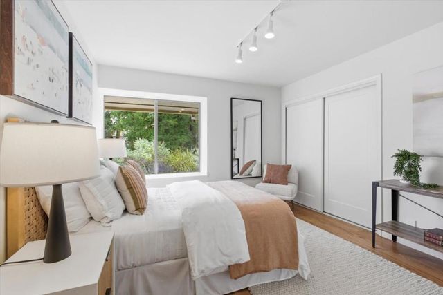 300 Sand Hill Circle 301, Menlo Park, CA 94025