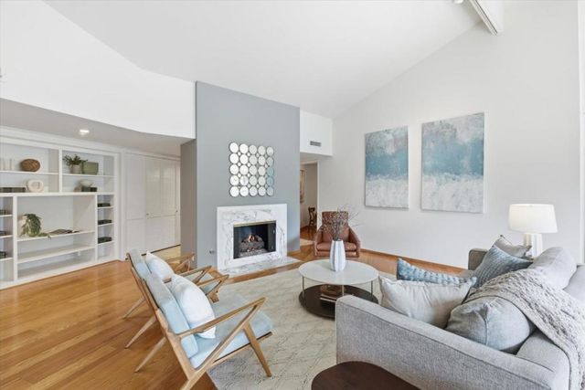 300 Sand Hill Circle 301, Menlo Park, CA 94025