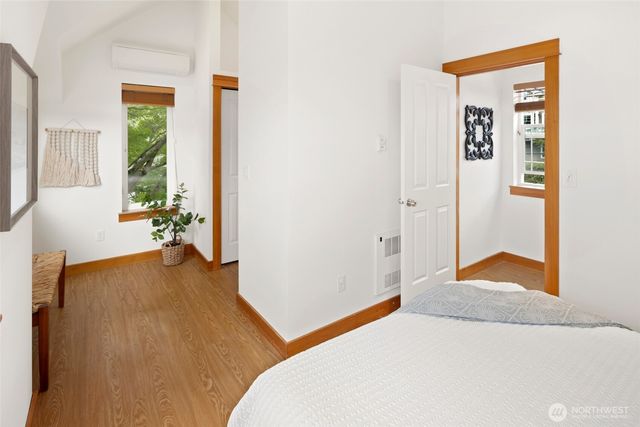 9219 Stone Avenue N, Seattle, WA 98103