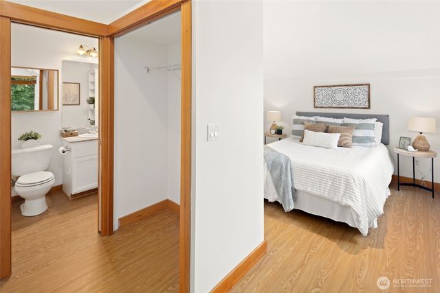 9219 Stone Avenue N, Seattle, WA 98103