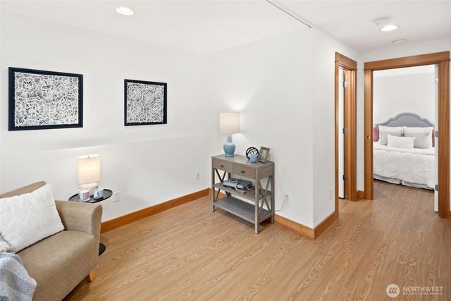 9219 Stone Avenue N, Seattle, WA 98103
