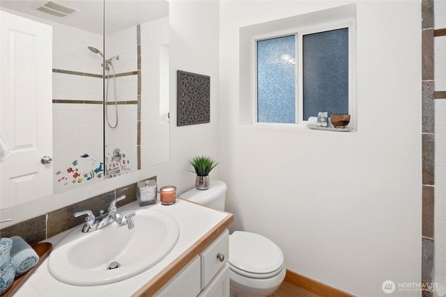 9219 Stone Avenue N, Seattle, WA 98103