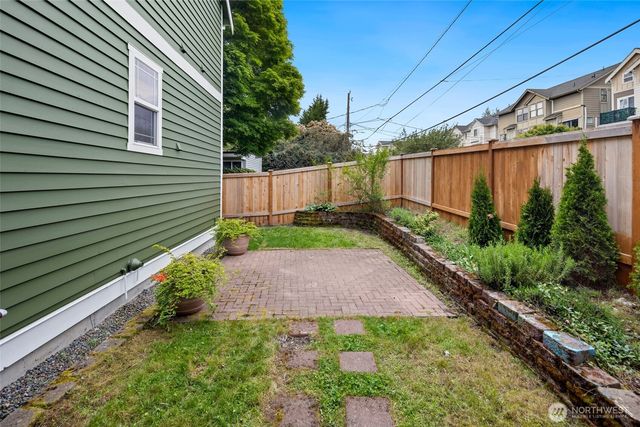 9219 Stone Avenue N, Seattle, WA 98103