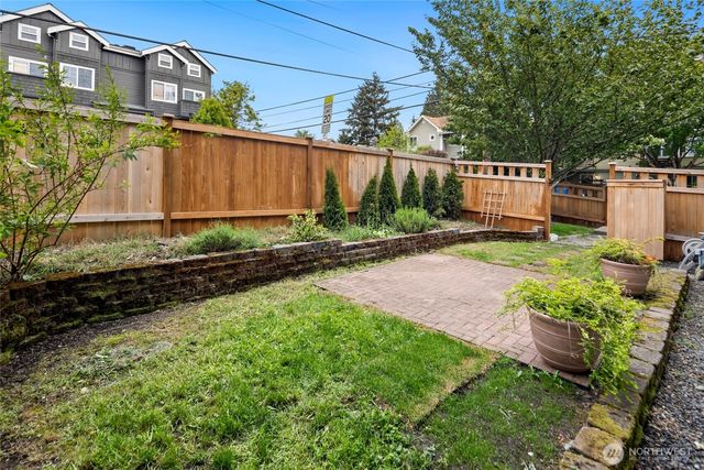 9219 Stone Avenue N, Seattle, WA 98103