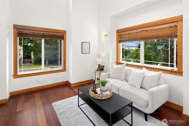 9219 Stone Avenue N, Seattle, WA 98103