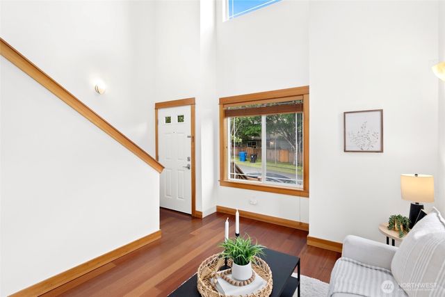 9219 Stone Avenue N, Seattle, WA 98103