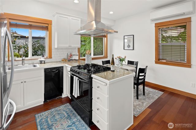 9219 Stone Avenue N, Seattle, WA 98103