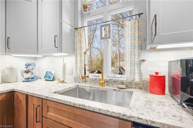 120 Town Lot Drive, Pfafftown, NC 27040