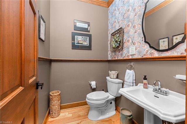 120 Town Lot Drive, Pfafftown, NC 27040