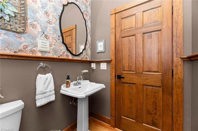 120 Town Lot Drive, Pfafftown, NC 27040