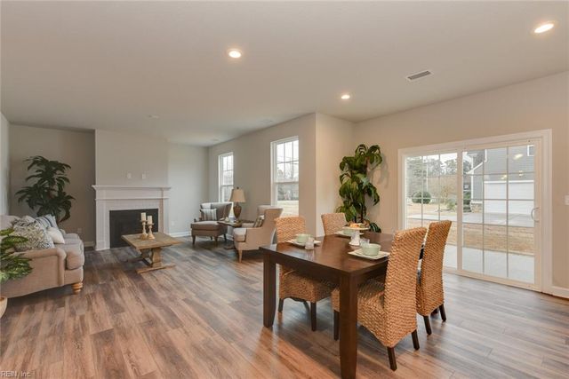1011 Cedar Tree CT, Chesapeake, VA 23323