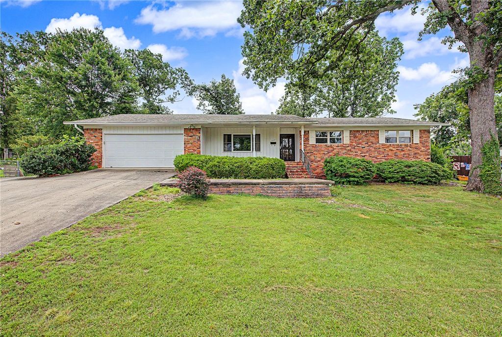1308 Birch Drive, Rogers, AR 72758