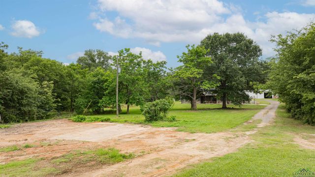 847 Calloway Rd, Marshall, TX 75670