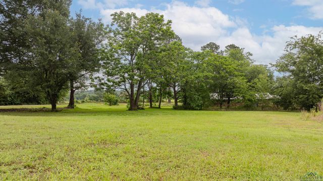847 Calloway Rd, Marshall, TX 75670