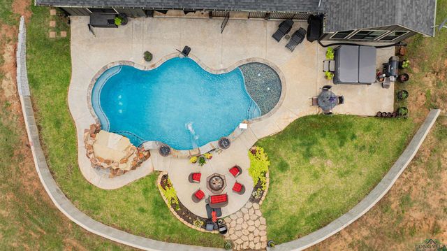 847 Calloway Rd, Marshall, TX 75670