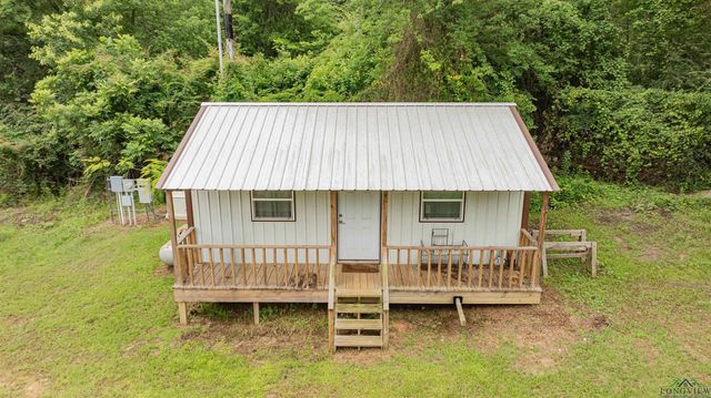 847 Calloway Rd, Marshall, TX 75670