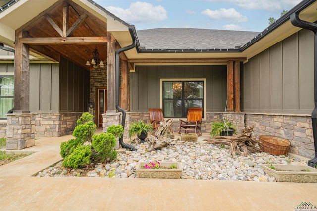 847 Calloway Rd, Marshall, TX 75670
