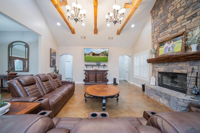 847 Calloway Rd, Marshall, TX 75670