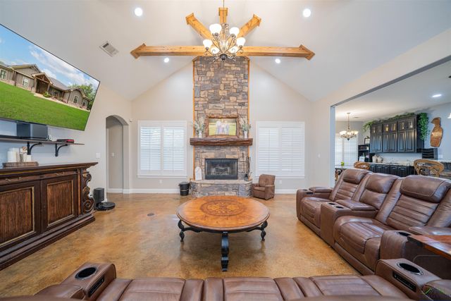 847 Calloway Rd, Marshall, TX 75670