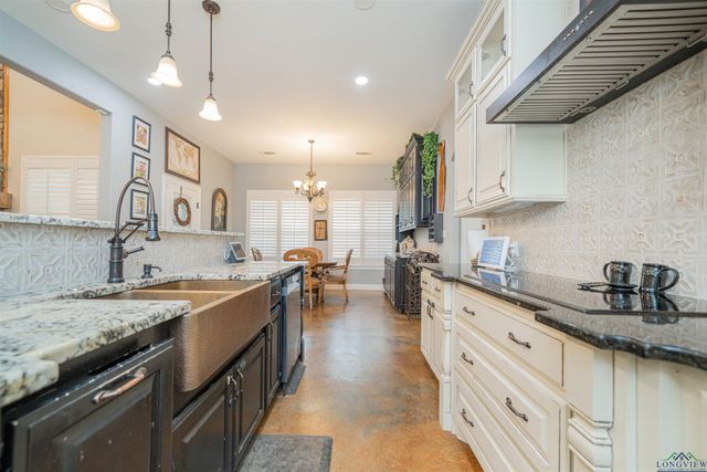 847 Calloway Rd, Marshall, TX 75670