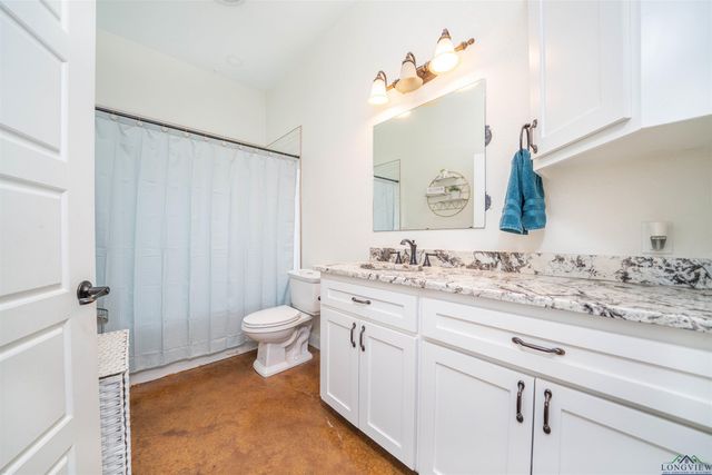 847 Calloway Rd, Marshall, TX 75670