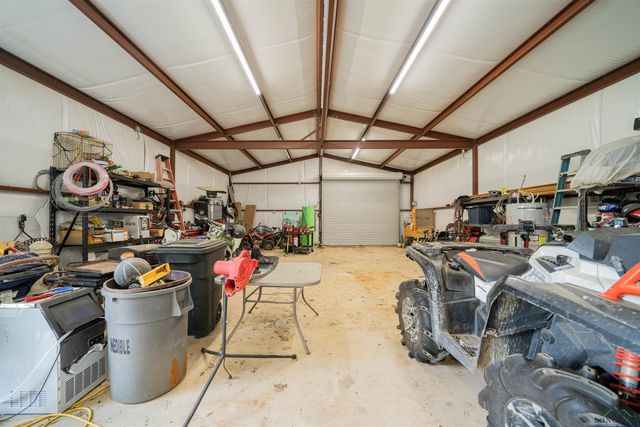 847 Calloway Rd, Marshall, TX 75670