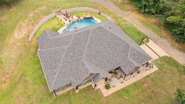 847 Calloway Rd, Marshall, TX 75670