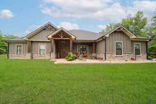 847 Calloway Rd, Marshall, TX 75670