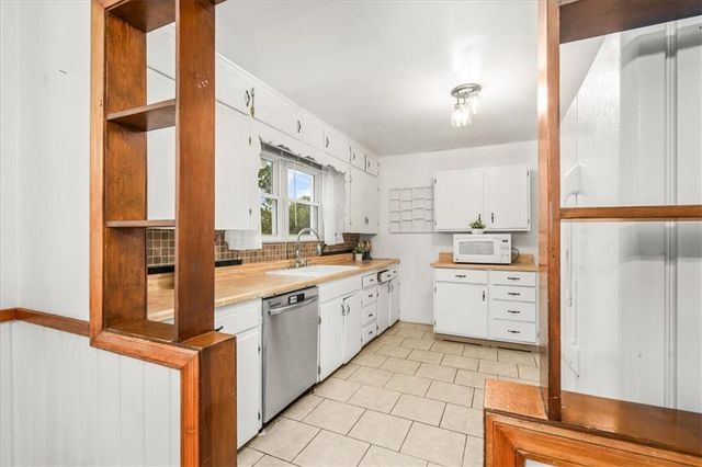 9610 E 29th Terrace S, Independence, MO 64052